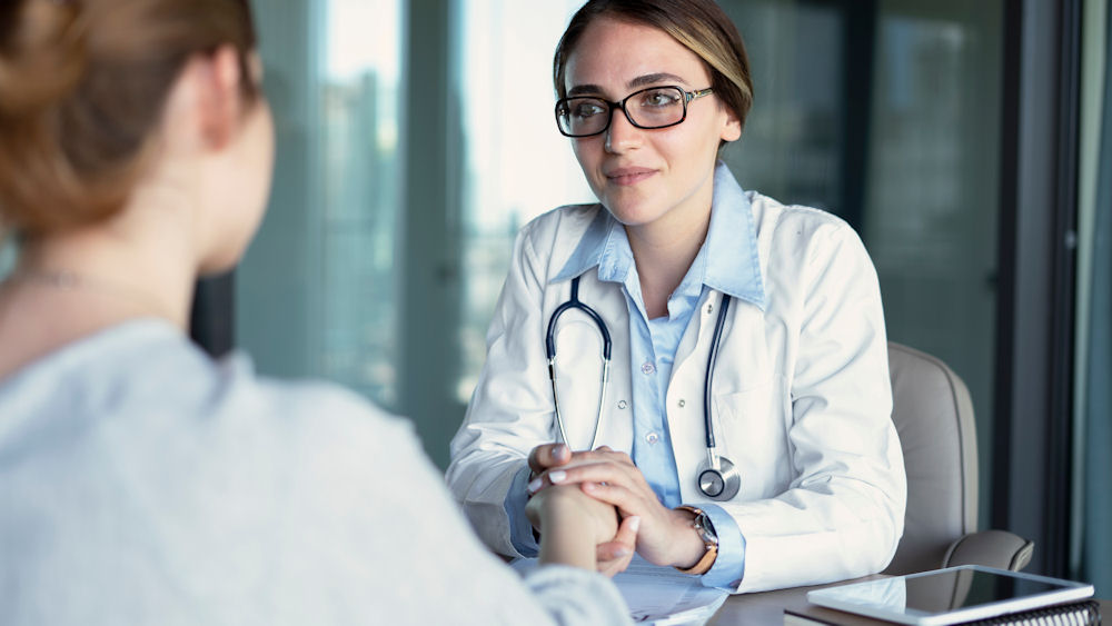 therapist and patient at the heroin addiction treatment center